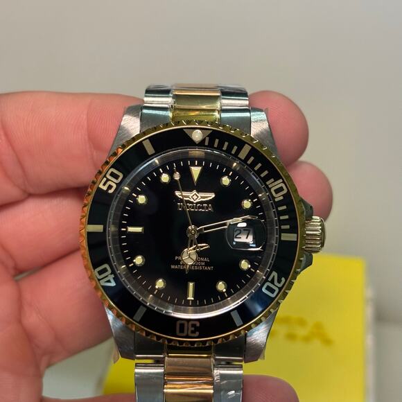 Invicta Pro Diver 37158 Men's Quartz Watch 40mm Black Dial Two Tone Bracelet - Picture 4 of 17